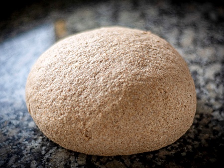 Универсално пълнозърнесто тесто за арабски плосък хляб или питки - снимка на рецептата